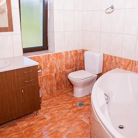 Vicina - In Platanias And 4min By The * Ханья