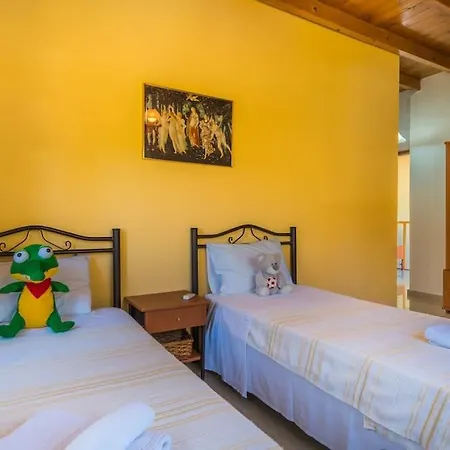 Villa Vicina - In Platanias And 4min By The