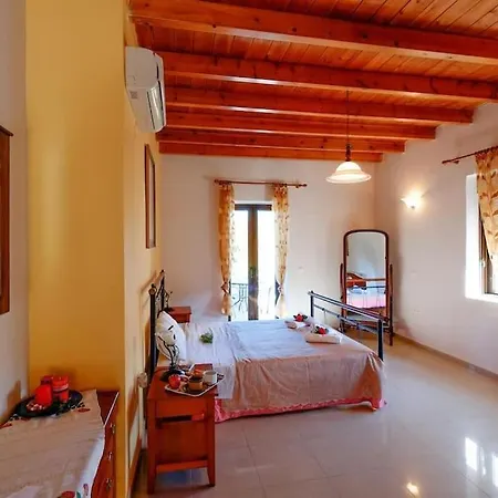 Vicina - In Platanias And 4min By The La Canea