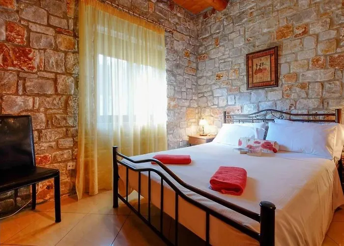 Vicina - In Platanias And 4min By The 别墅