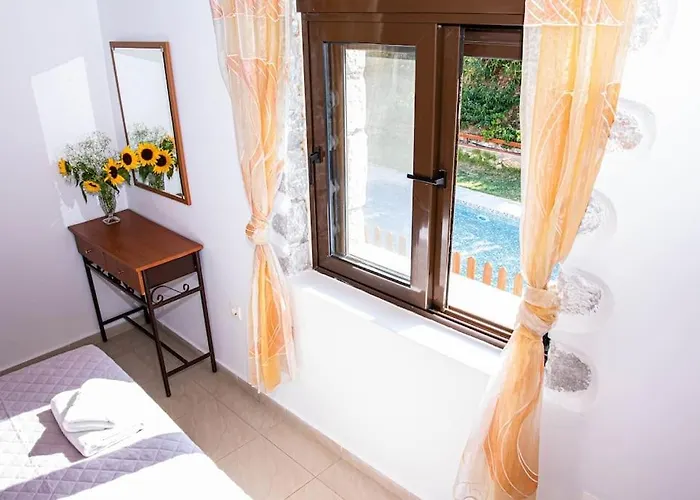 Vicina - In Platanias And 4min By The *