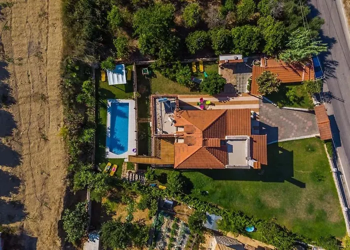 Vicina - In Platanias And 4min By The 干尼亞