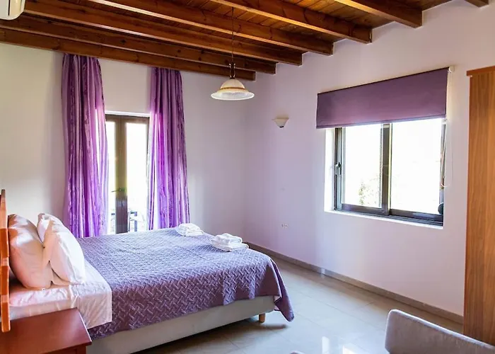 Vicina - In Platanias And 4min By The 干尼亞