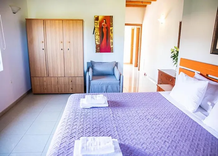 Vicina - In Platanias And 4min By The * 干尼亞