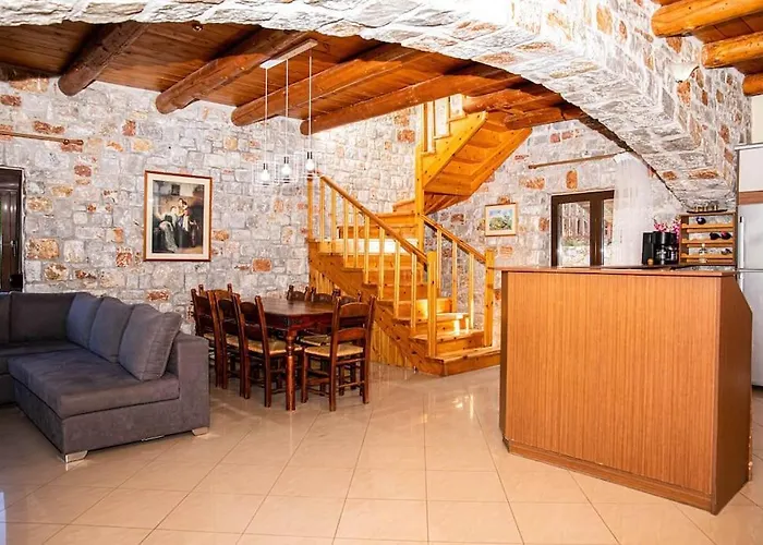 Vicina - In Platanias And 4min By The *