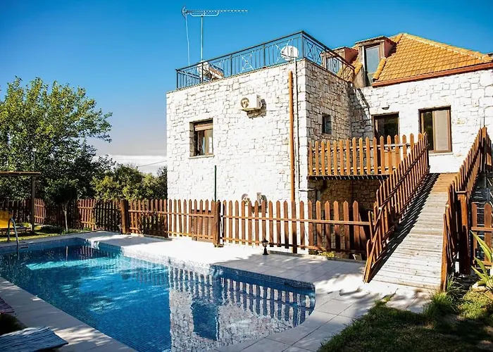 Vicina - In Platanias And 4min By The *