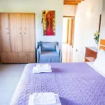 Vicina - In Platanias And 4min By The * Chania (Crete)
