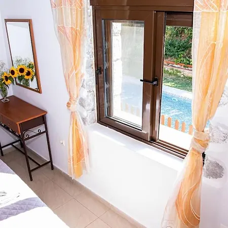 Vicina - In Platanias And 4min By The *