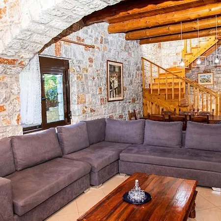 Vicina - In Platanias And 4min By The