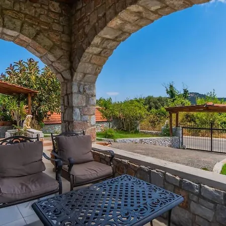 Vicina - In Platanias And 4min By The *