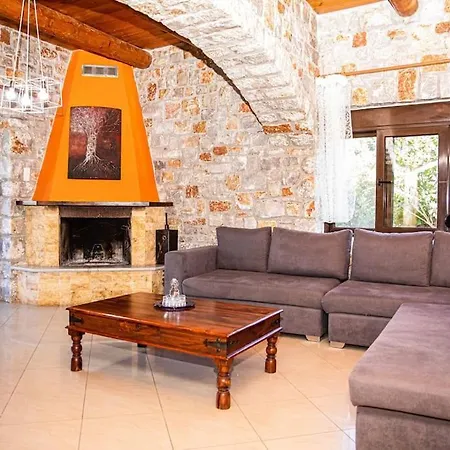 Vicina - In Platanias And 4min By The Ханья (Крит)