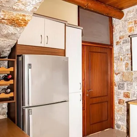 Vicina - In Platanias And 4min By The *