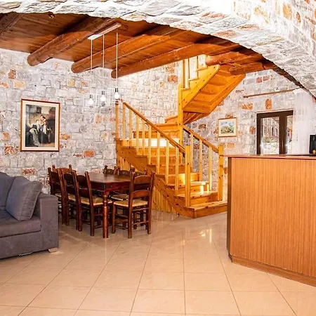 Vicina - In Platanias And 4min By The *